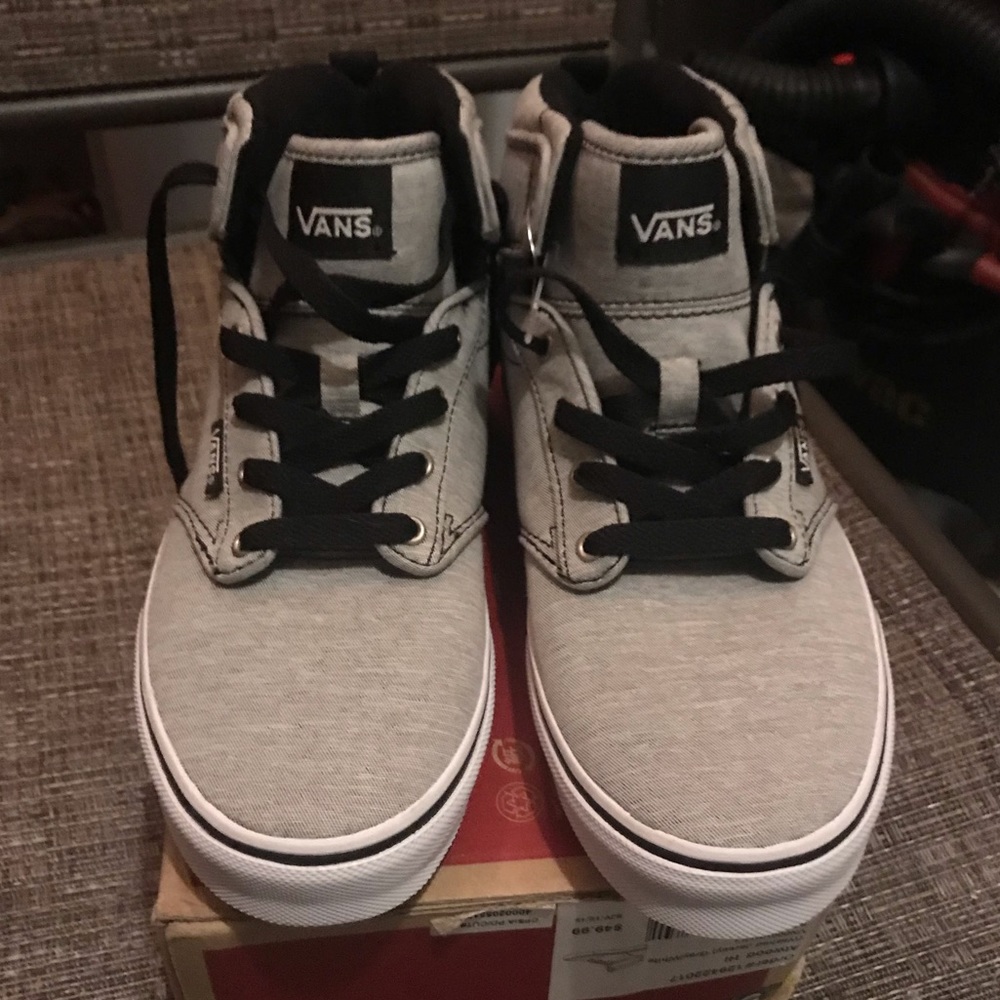 NEW•Vans•Boys Youth SZ 5